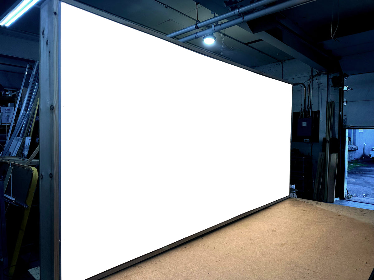 Lumi Stretch Light – NES Light
